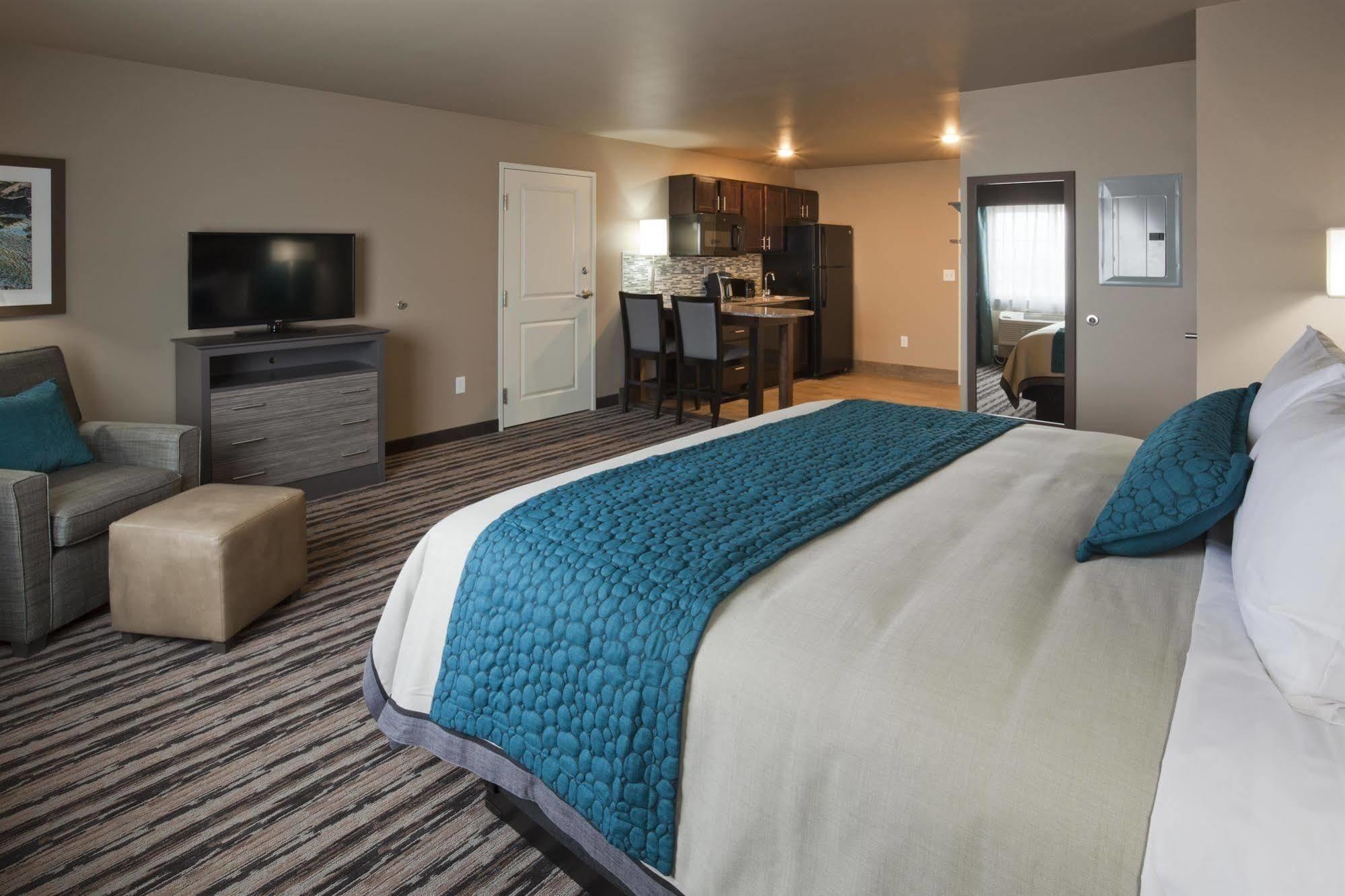 Grandstay Hotel & Suites Valley City Екстериор снимка