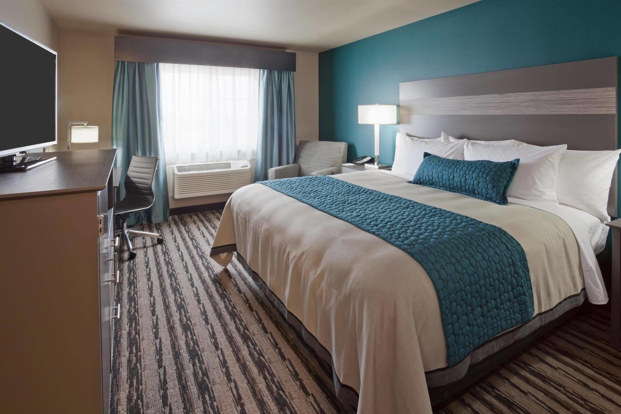 Grandstay Hotel & Suites Valley City Екстериор снимка