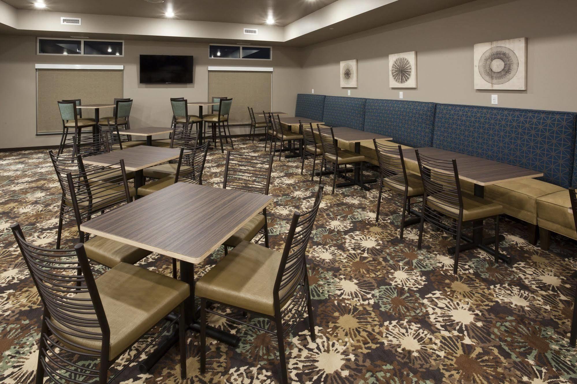 Grandstay Hotel & Suites Valley City Екстериор снимка