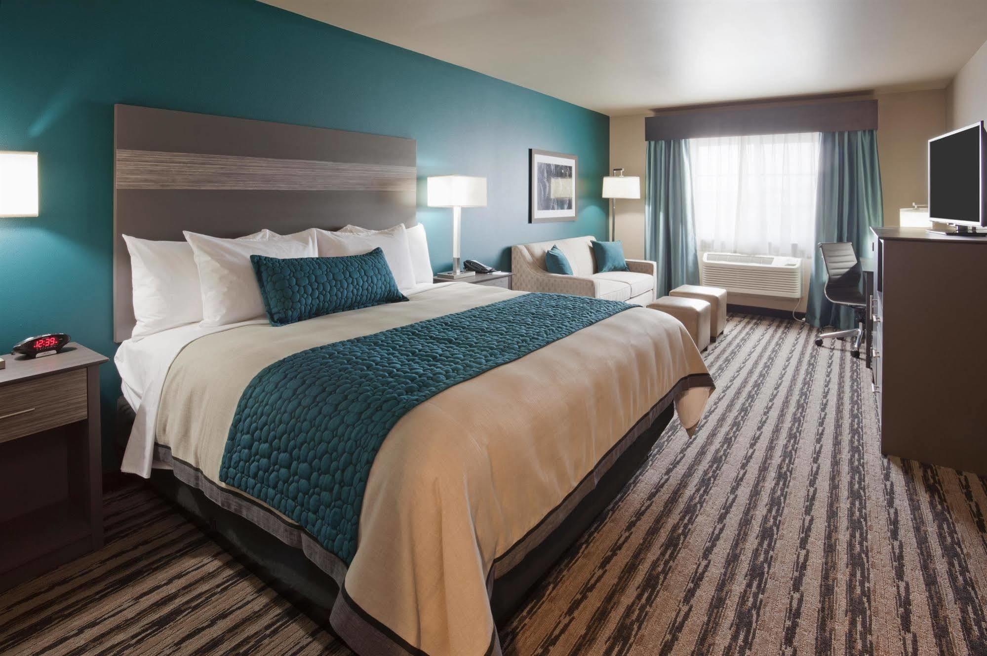 Grandstay Hotel & Suites Valley City Екстериор снимка